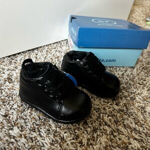 New Stride Rite Black Leather Baby Shoe Size 3M